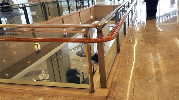 不銹鋼護欄很土？那為什么公共場合還是選用？